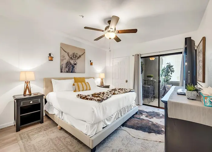 Cozy North W Pool & Gym Access *