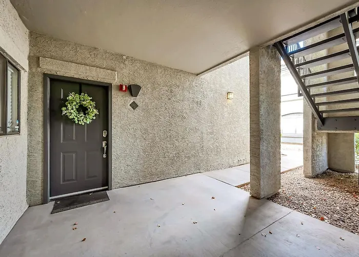 Holiday home Cozy North W Pool & Gym Access Scottsdale